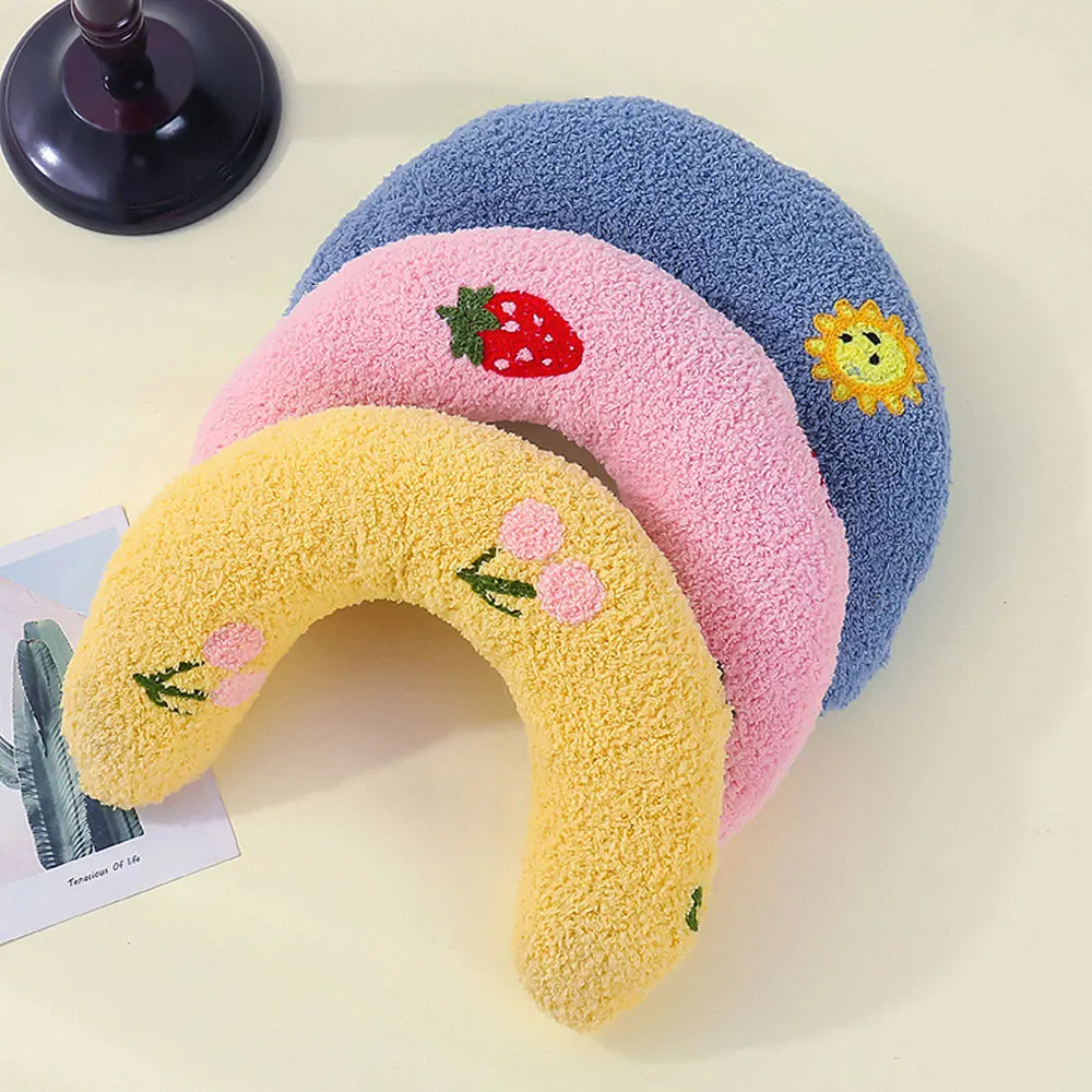 Little Pillow for Cats Fashion Neck Protector Deep Sleep Puppy U-Shaped Pillow Cat Pillow Kitten Headrest Dog Sleeping Pillow