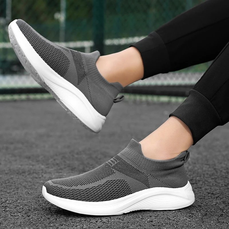 Neue Sommerschuhe für Herren Slipper atmungsaktive Herren Sneakers Mode bequeme lässige Fuß Tenis Masculin Zapatillas Hombre