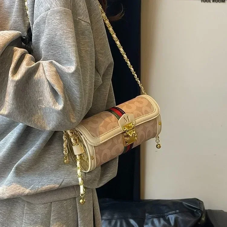 2025 ใหม่ล่าสุด! กระเป๋าสะพายข้างและกระเป๋าสะพายไหล่สไตล์จีนแบบใหม่ ระดับไฮเอนด์และใช้งานได้หลากหลาย ตัวเลือกแรกสำหรับการออกนอกบ้านของผู้หญิง