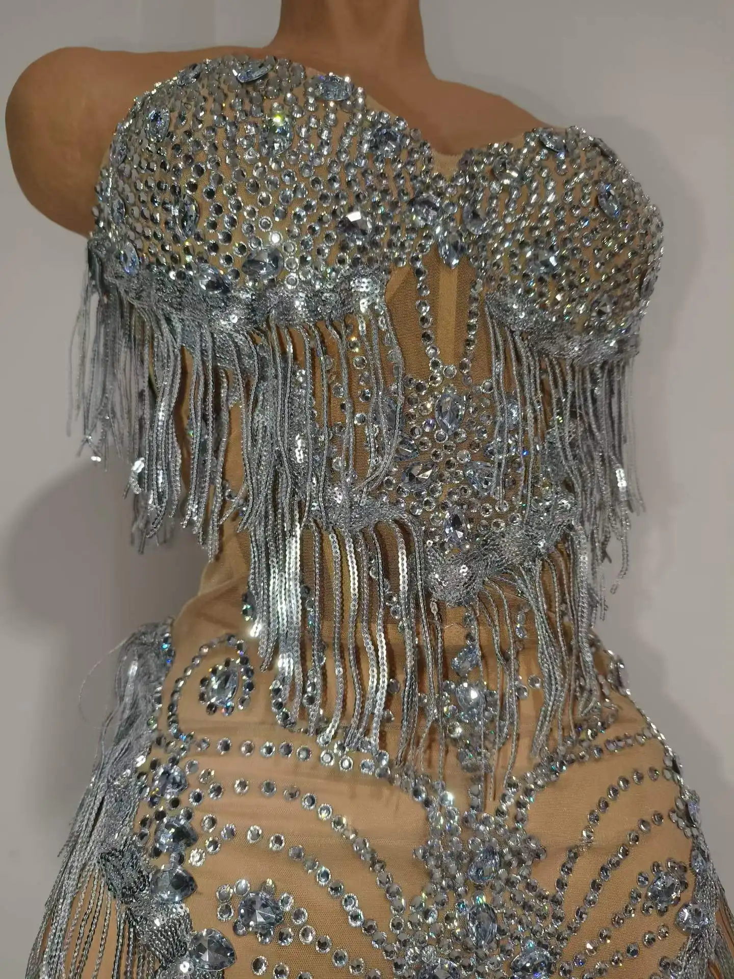 

Hot girl sexy rhinestone waist cinching strapless pingpang jumpsuit party dress with a high-end feel