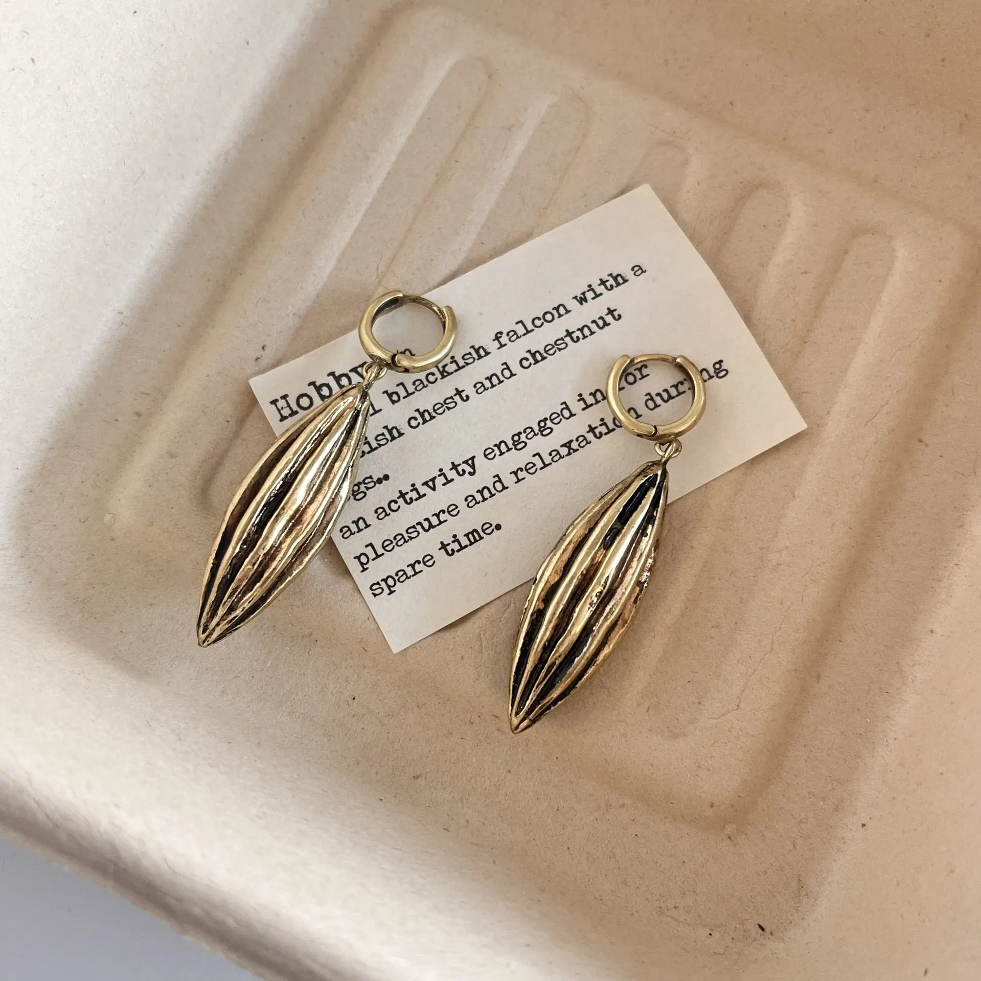 

Autumn/Winter New Vintage Gold Bean Earrings Court Style long unique unisex Jewelry