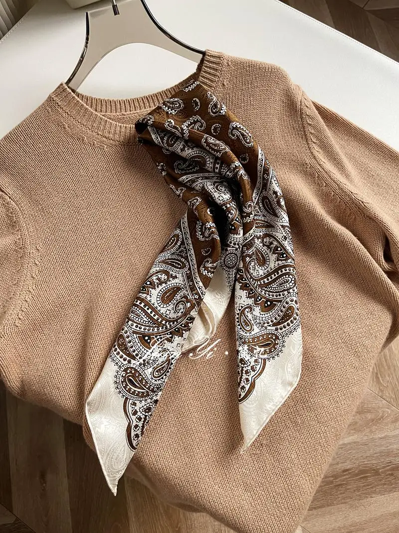 豪華なシルクスカーフ-00-桑シルク-ブラウン-カシューナッツ-ミディアムスクエア-レディーススカーフ-多用途でファッショナブルな冬から夏まで使えるスタイル