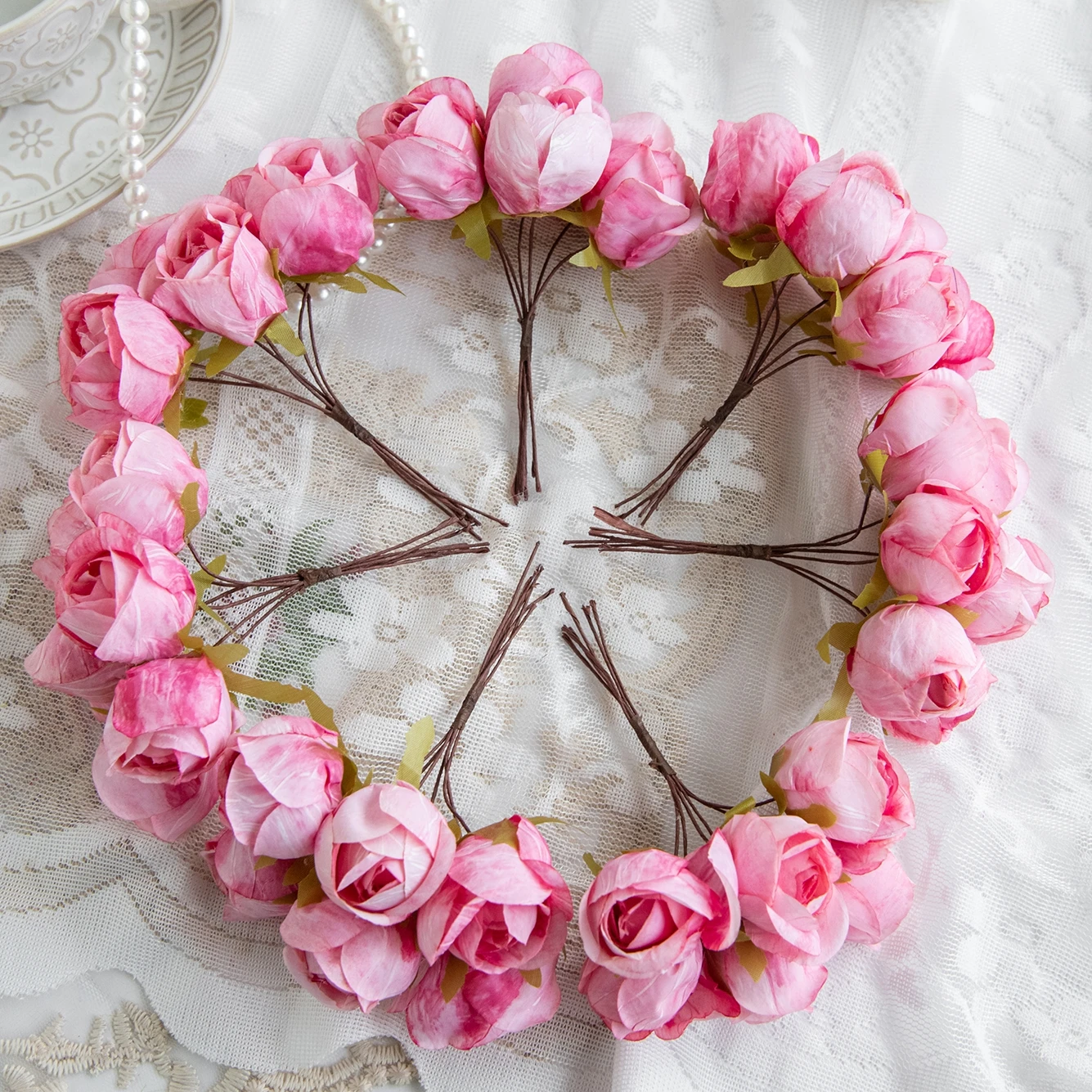 Künstliche Blumen Seiden-Mini-Bouquet Hochwertige Outdoor-Garten-Hochzeitskränze Heim-Tisch-Dekoration Scrapbook Braut DIY Geschenk