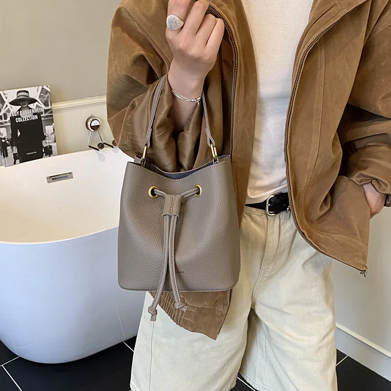 

Сумка-ведро на шнурке 2025 года, женская сумочка подмышками для мамы и дочки, просторная сумка через плечо, универсальная сумка через плечо