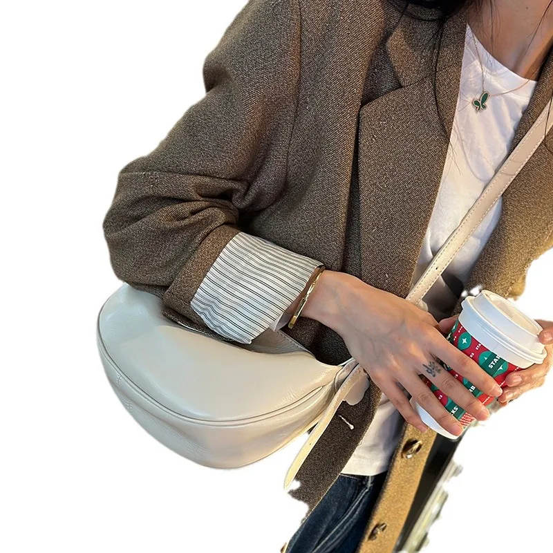 Genuine Leather Womens Shoulder Bag 2025 New Fashion Underarm Dumpling Bag Vintage Cowhide Crossbody Saddle Bag