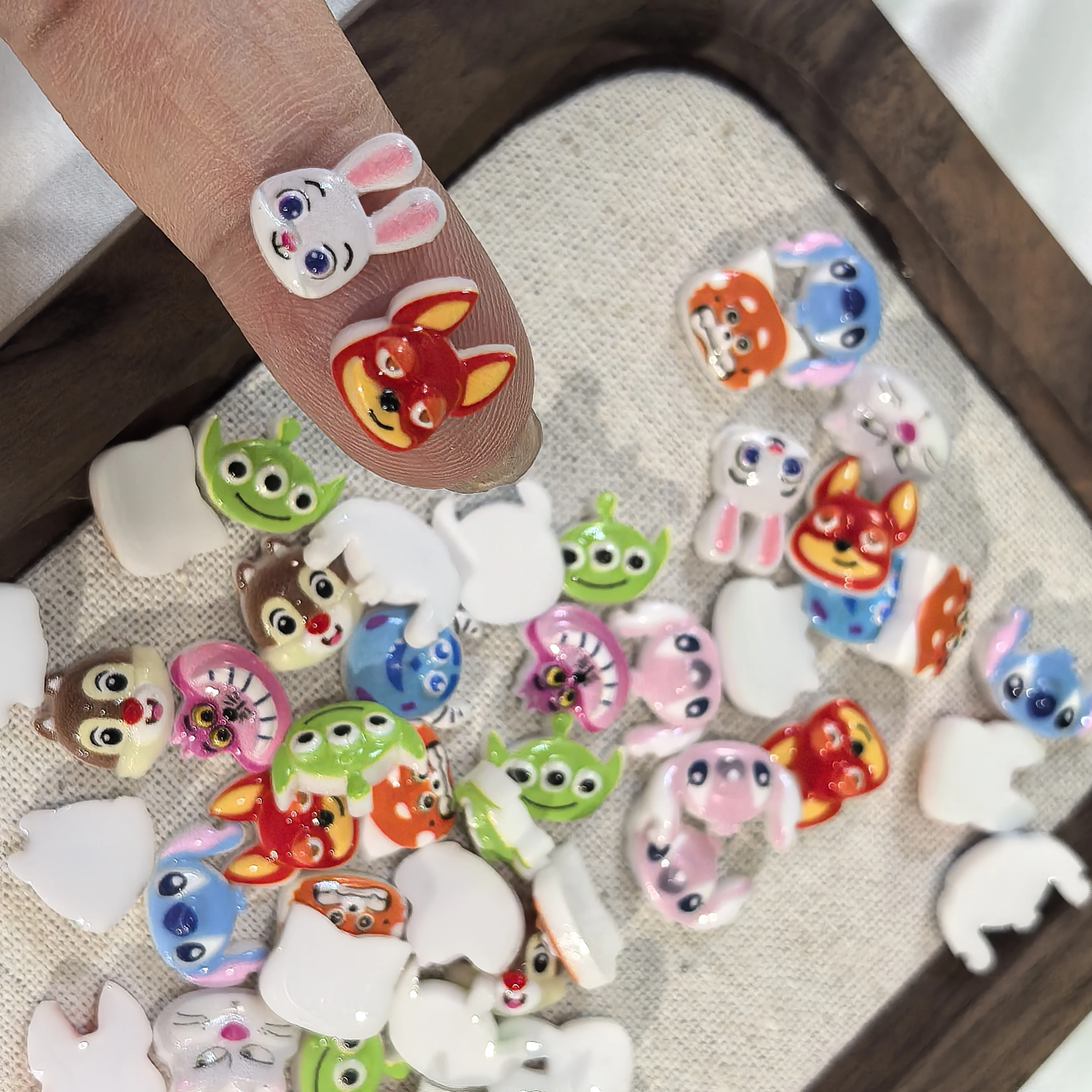 50 個 3D ジュディニックズートピア漫画樹脂ネイルチャームアニメキャラクターステッチ/猫動物 DIY 工芸品ヘアピンネイルアート装飾