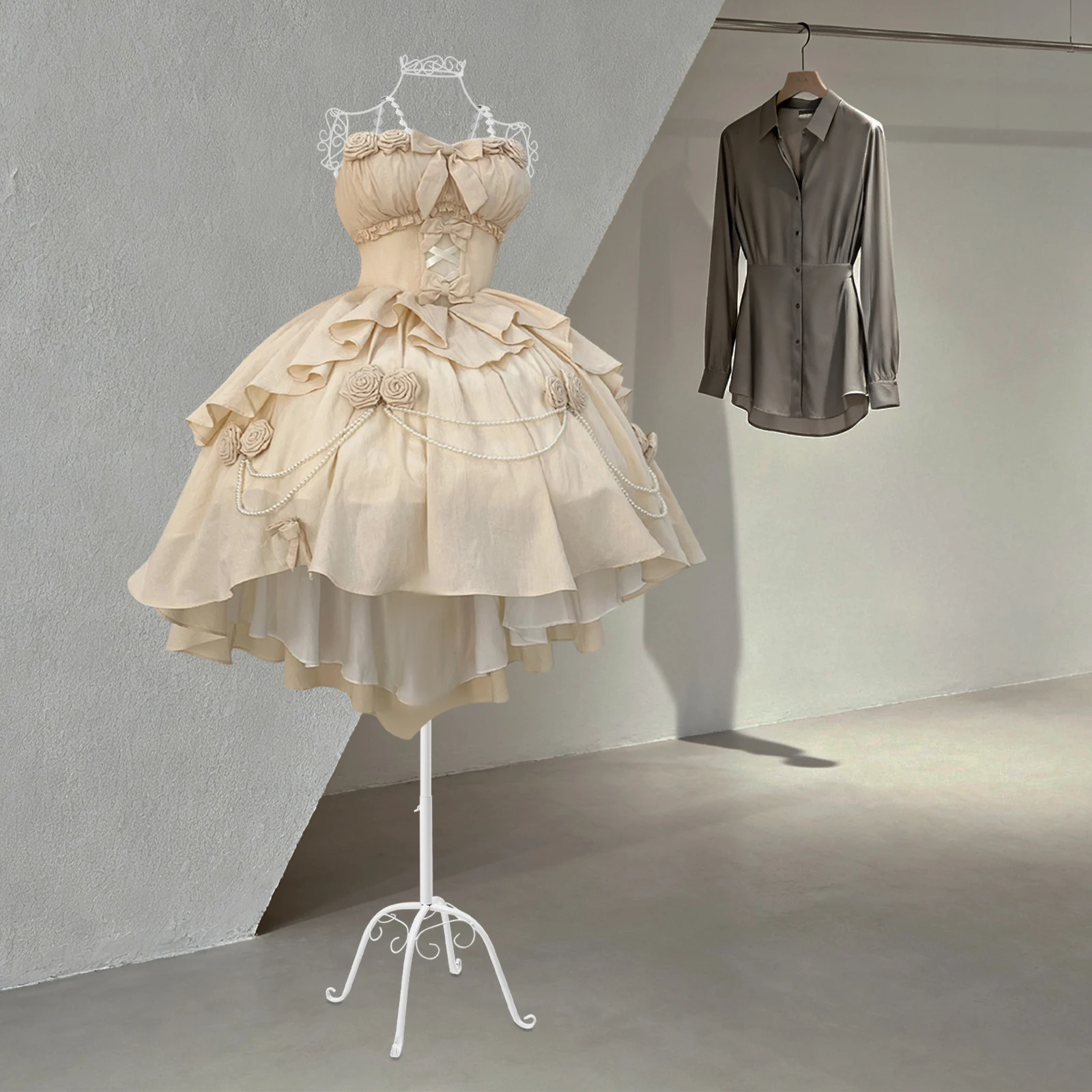 

Ornate Metal Clothing Display Mannequin Dress Form Display Stand Wedding Dress Display Mannequin Dress Form Mannequin for Women