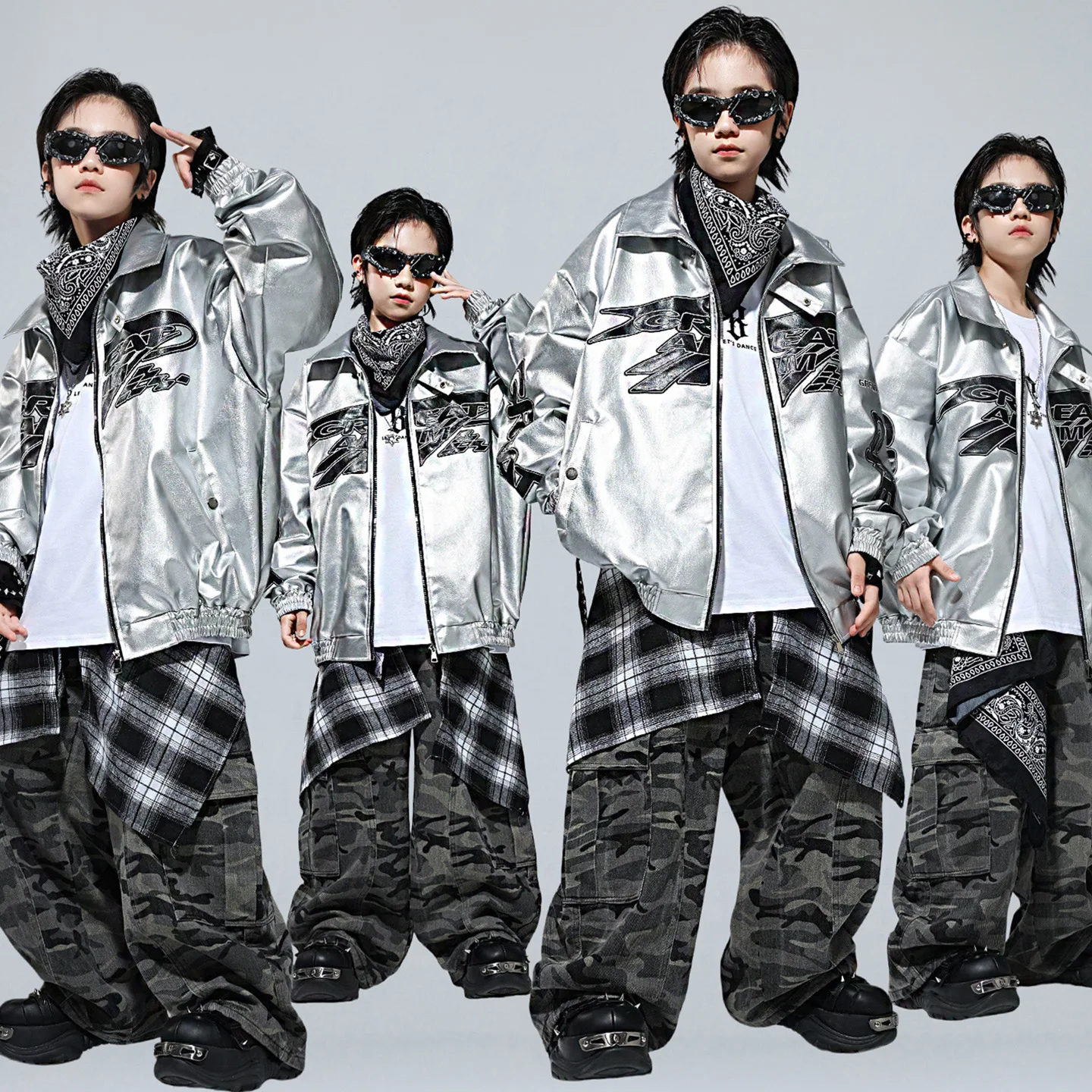 

Блестящая серебряная куртка в стиле хип-хоп для мальчиков, брюки-карго, блузка для уличных танцев для девочек, детские костюмы в стиле K-pop, комплекты одежды, детская уличная одежда в стиле джаз