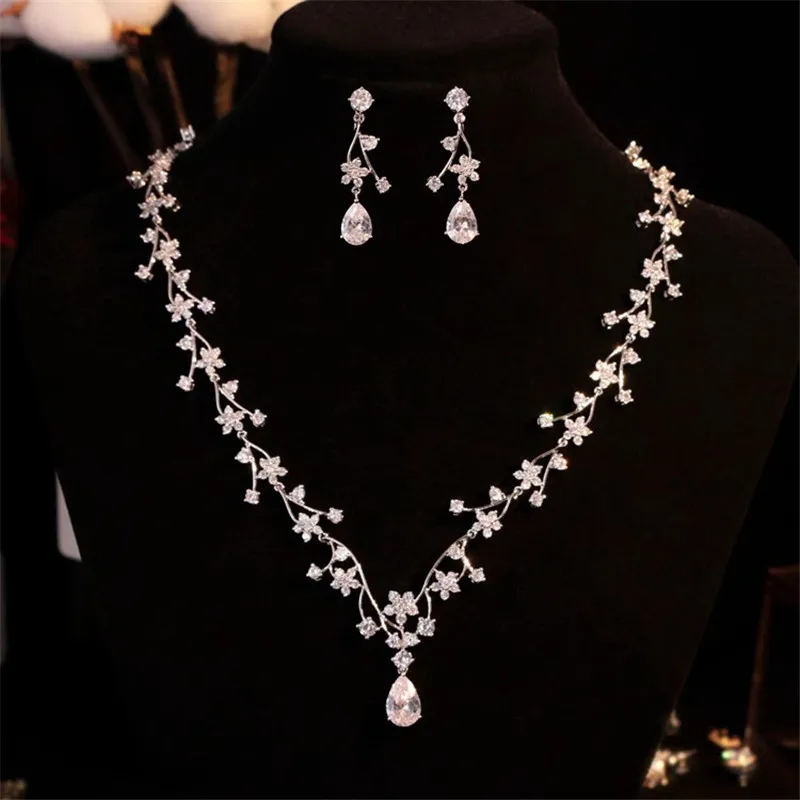 CC Shining Necklace Stud Earrings for Wedding Women Accessories Bridal Bijoux Engagement Flower Shape Jewelry Set Party FO064