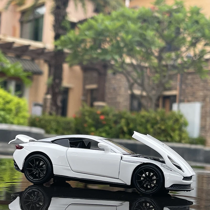 1:32 Aston Martin DB11 AMR Alloy Sports Car Diecasts & Toy Vehicles Metal Toy Car Model High Simulation Collection Toy Gift