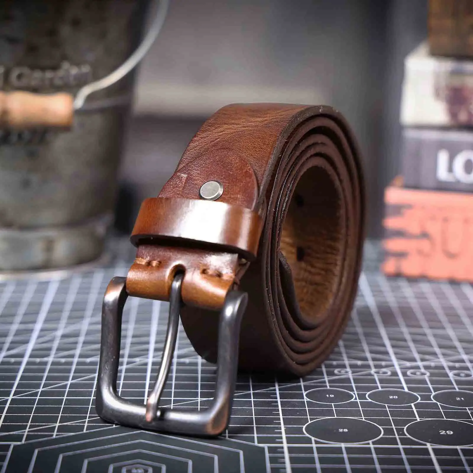 Vintage Echtleder Herren-Gürtel aus Rindsleder mit Dornschließe, Italienisches Verdicktes Leder mit Geschenkbox, Ideale Geschenkwahl – Detail 16