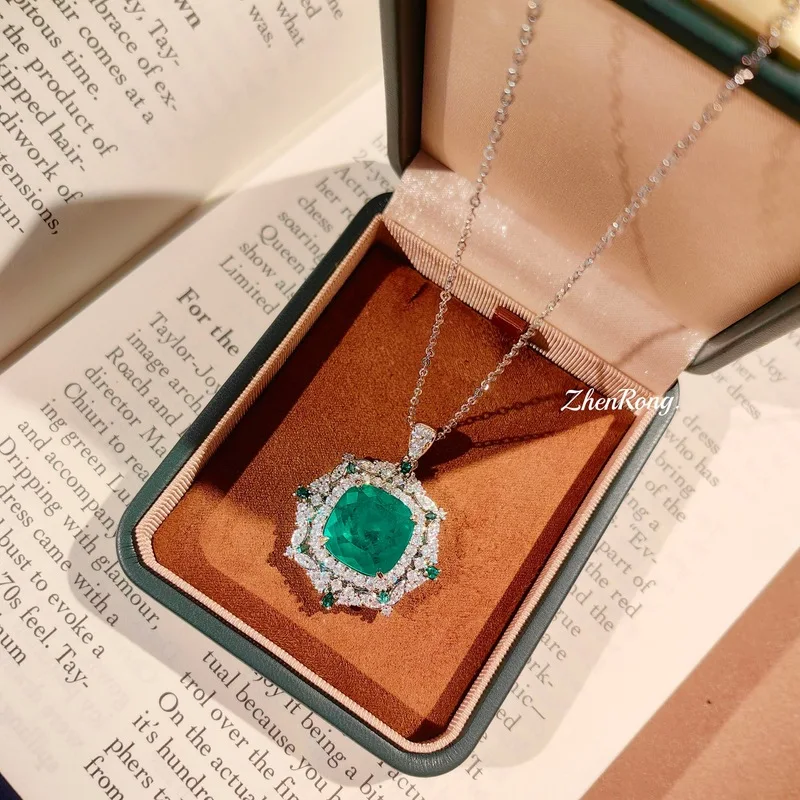 Fashionable Retro Luxurious Emerald Pendant Necklace - Elegant and Simple Jewelry for Ladies - Jewelry