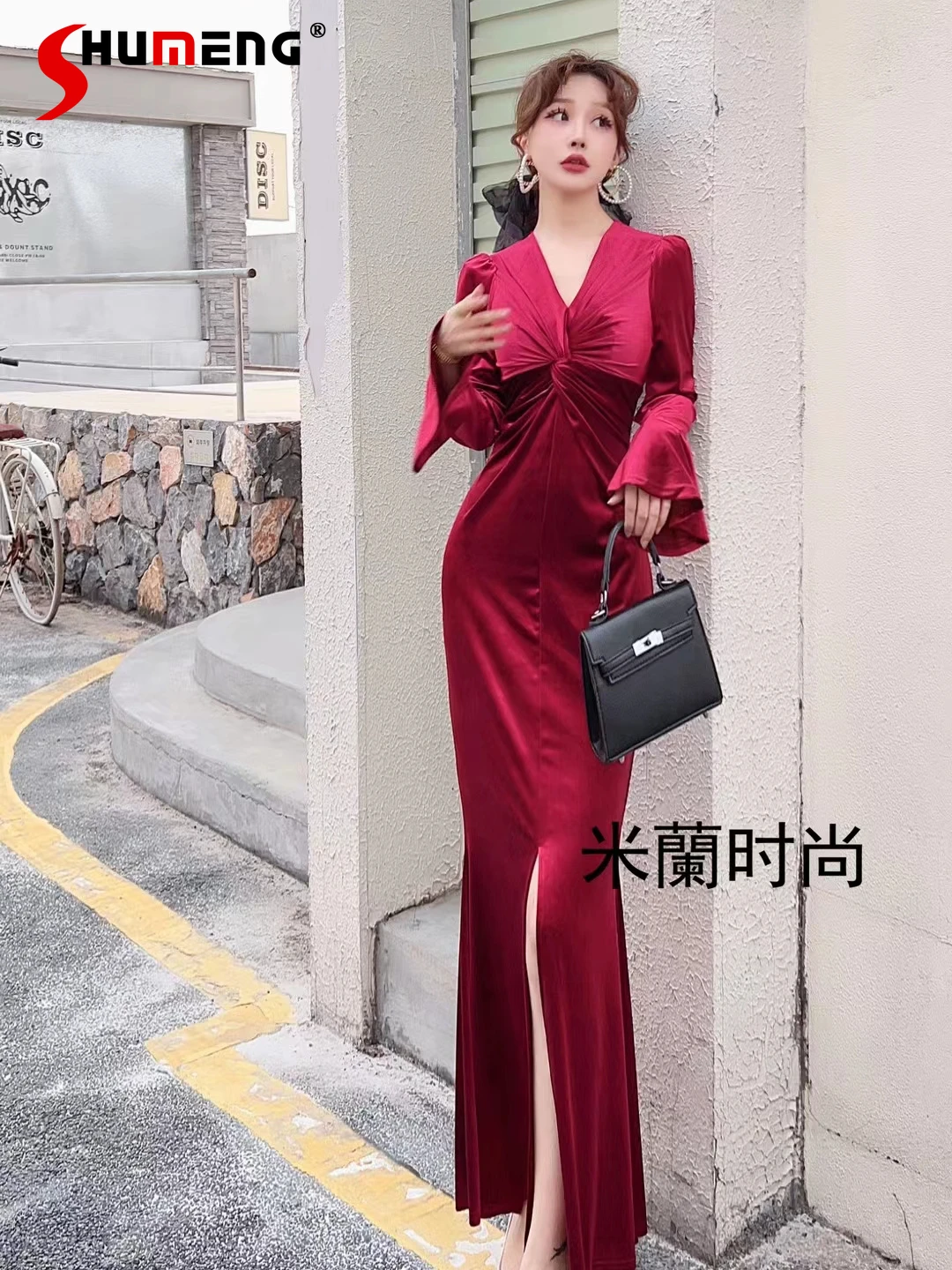 

2023 Autumn Winter New High-End Slim Fit Socialite Temperament Hip Skirt Slimming V-Neckline Long Sleeve Velvet Women's Dress