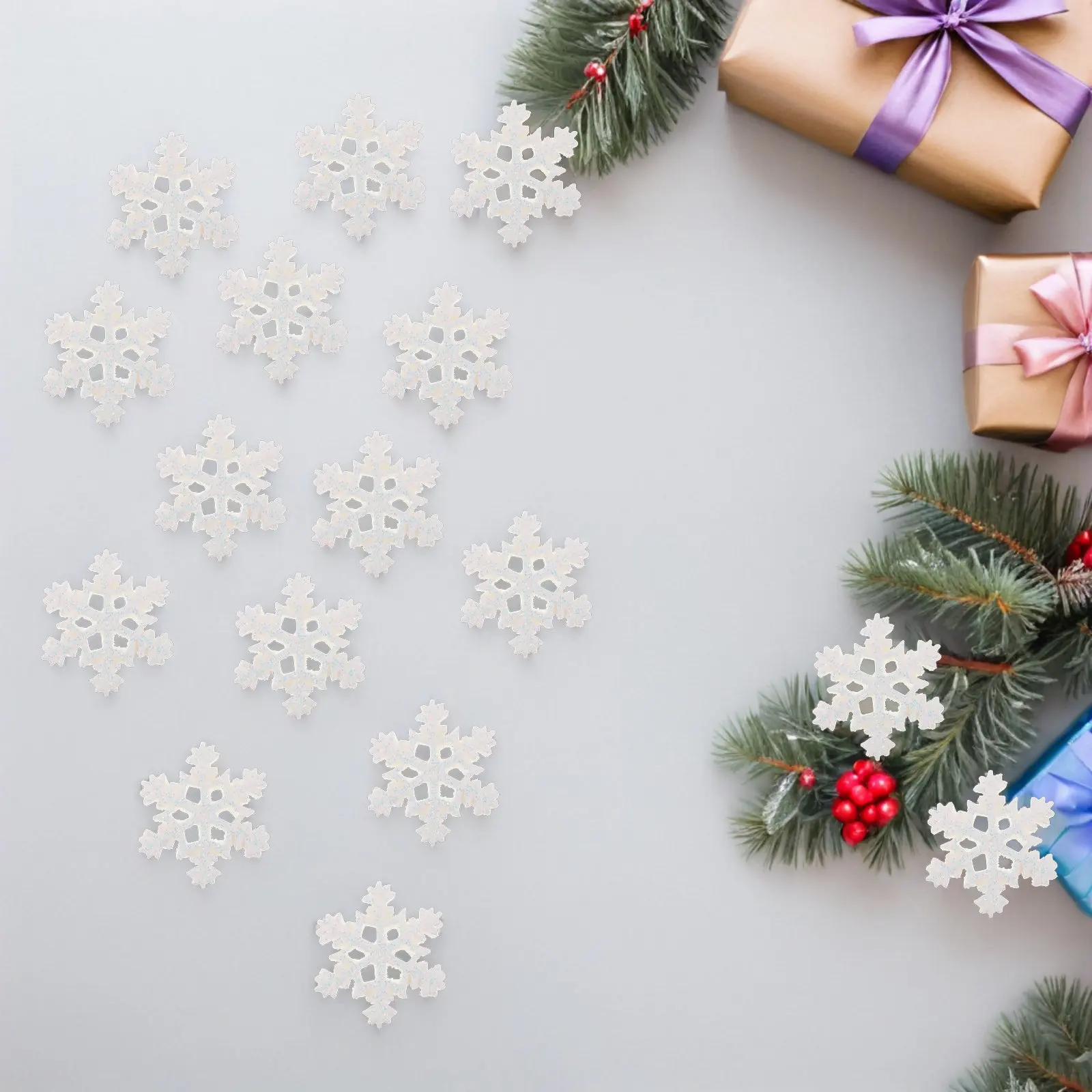 100Pcs Tiny Resin Snowflakes Delicate White Finish Lightweight Artistic Mini Ornaments for Desktop Bookshelf Terrarium Decor