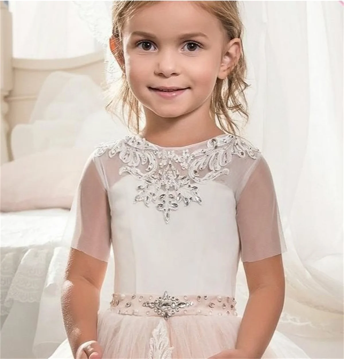 Robe de demoiselle d'honneur en tulle pelucheux rose, dentelle blanche perlée, robe de mariage élégante, robe de fête d'anniversaire chariste pour enfant, première année