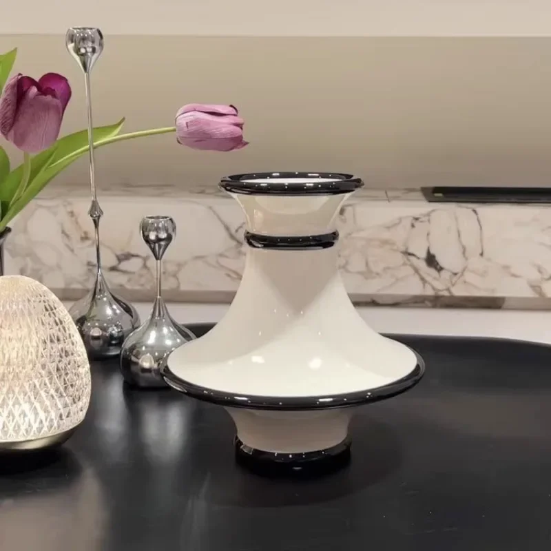 

Composite Material Living Room Classical Vases French Molding Desktop Simple Vases Luxury Aesthetic Creative Home Decorations