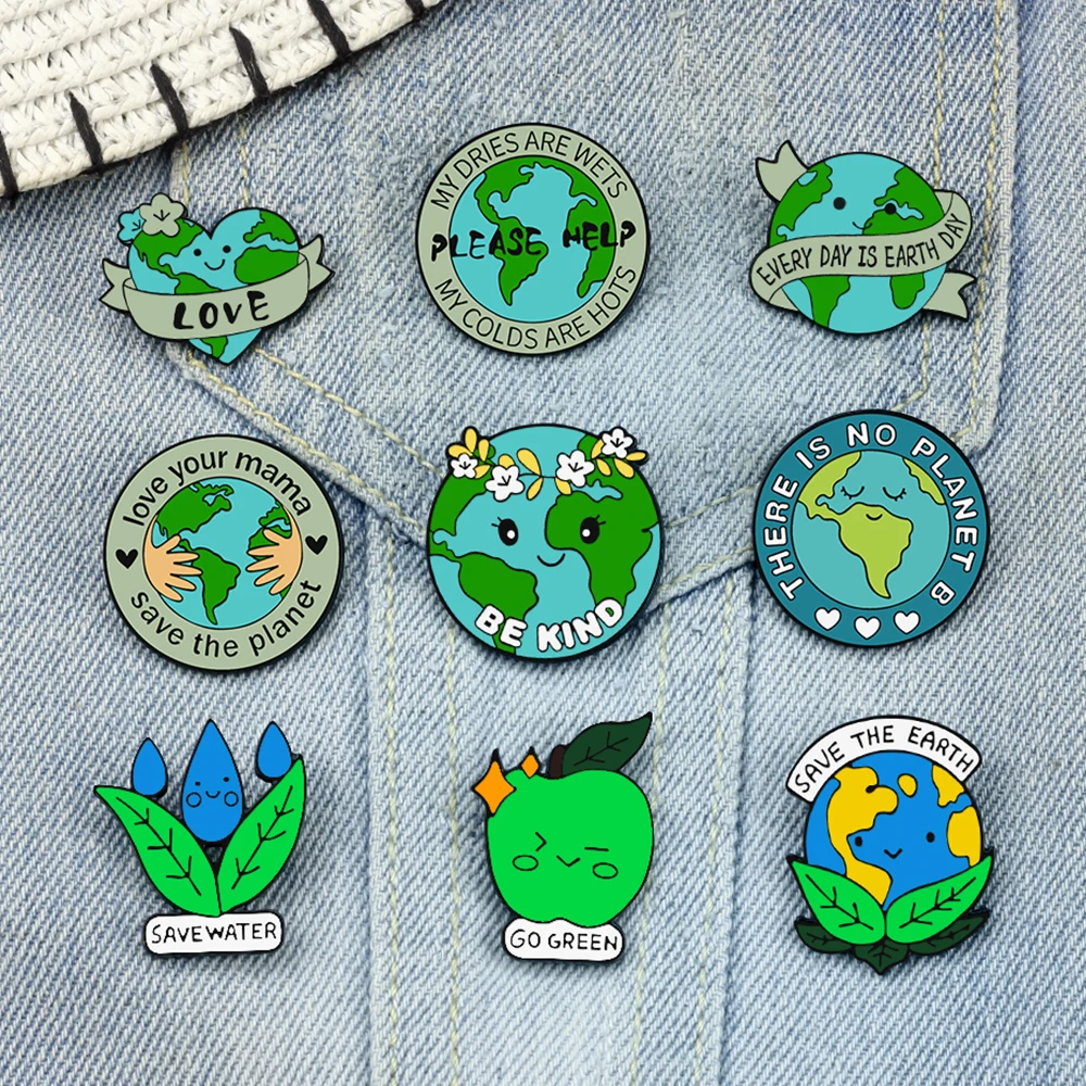 Love Mother Earth! Green Heart Shape Earth Lapel Pin Protect Ecological Environment Water Plant Enamel Brooch Denim Jacket Badge