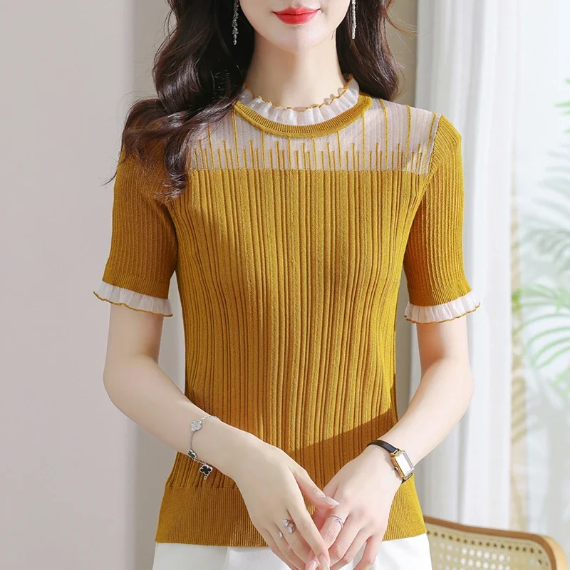 

Женская летняя трикотажная футболка с рюшами на воротнике, сетчатыми вставками и коротким рукавом, в рубчик, повседневная, облегающая