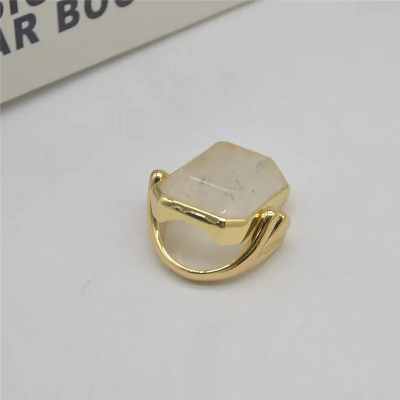 

Retro Crystal Sugar Cube Ring for Women Exaggerated Gemstone Statement Ring Daily Commute Accessory New 2025