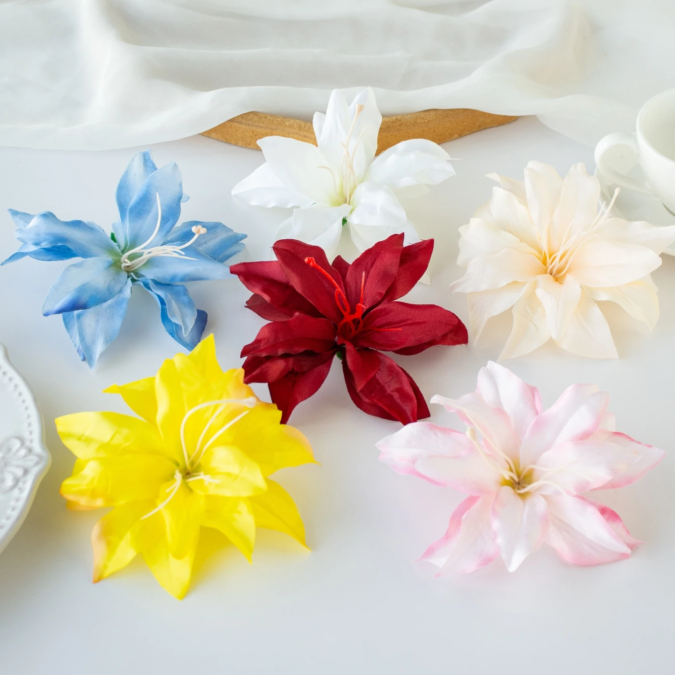 5 Stück künstliche Seidenlilien für Festlichkeiten, Zuhause, Garten, Hochzeit, Brautsträuße, Raumdekoration, DIY-Geschenkbox, Kranz, Wandkunst – Detail 5