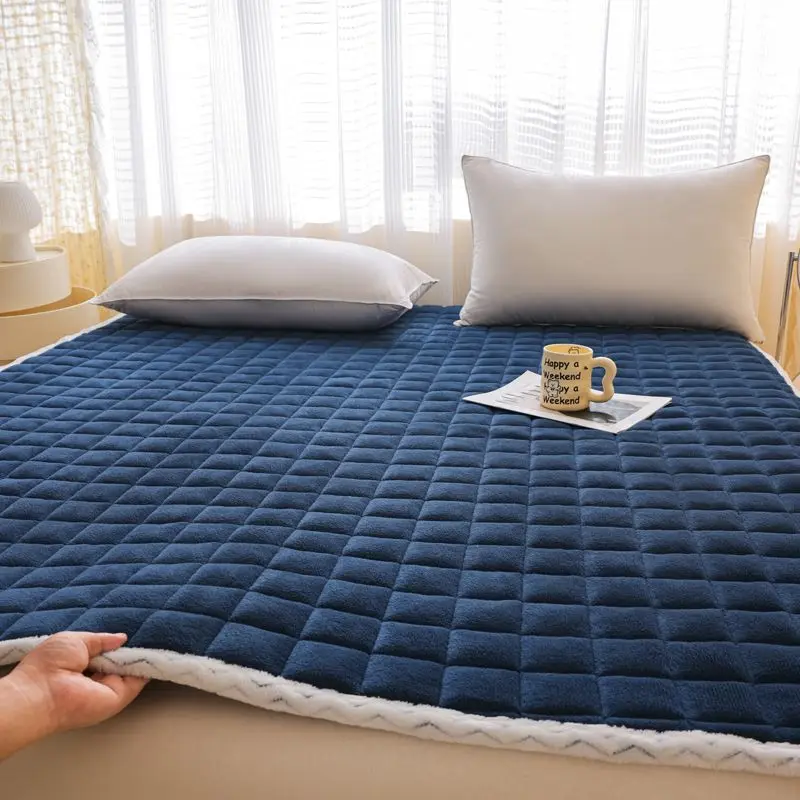 Thickened Velvet Mattress Pad Warm Quilted Topper with Elastic Band Non-Slip Cover for Winter Bed Sleeping Camping