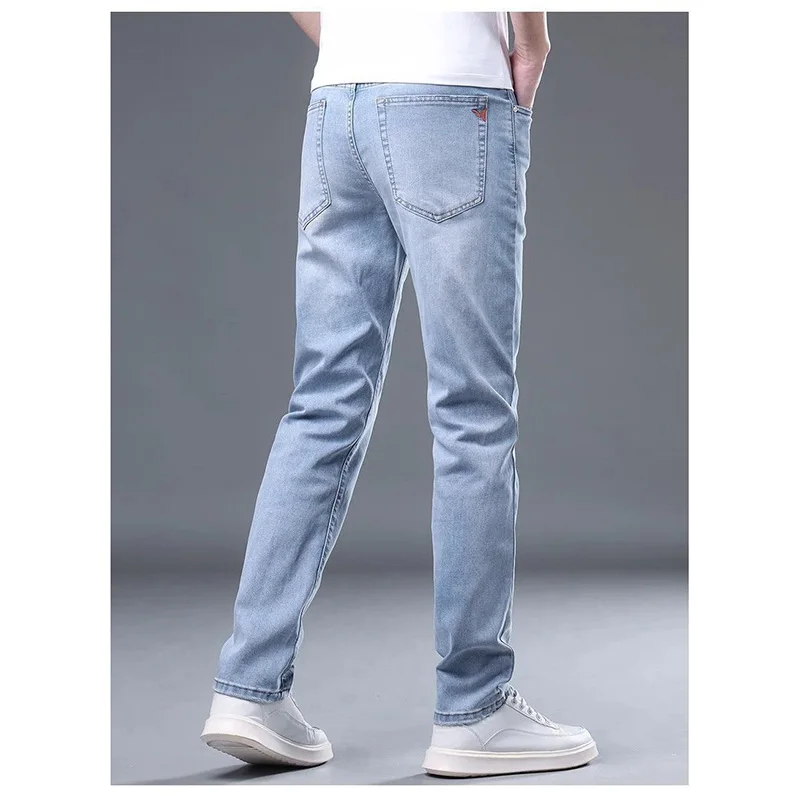 2025 بنطال جينز رجالي بقصة ضيقة مع موضة كاجوال عالية الجودة خفيفة الوزن للتخسيس متوفر بلونين أزرق فاتح أزرق