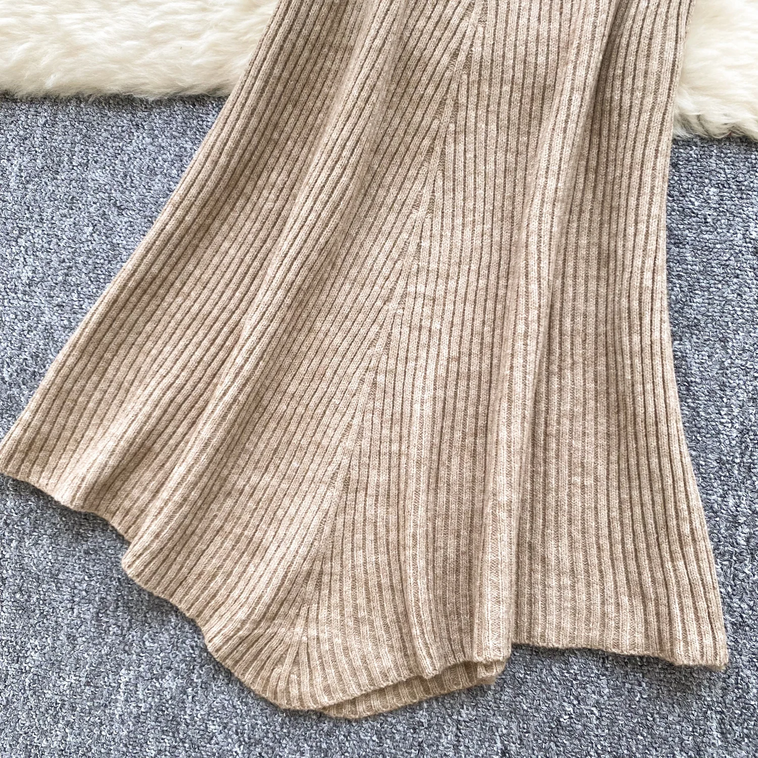 2024 Autumn New Elegant Slim Two Pieces Sets Women Buckle O-Neck Sweater High Waist Bodycon Skirt Knitted Sets J418