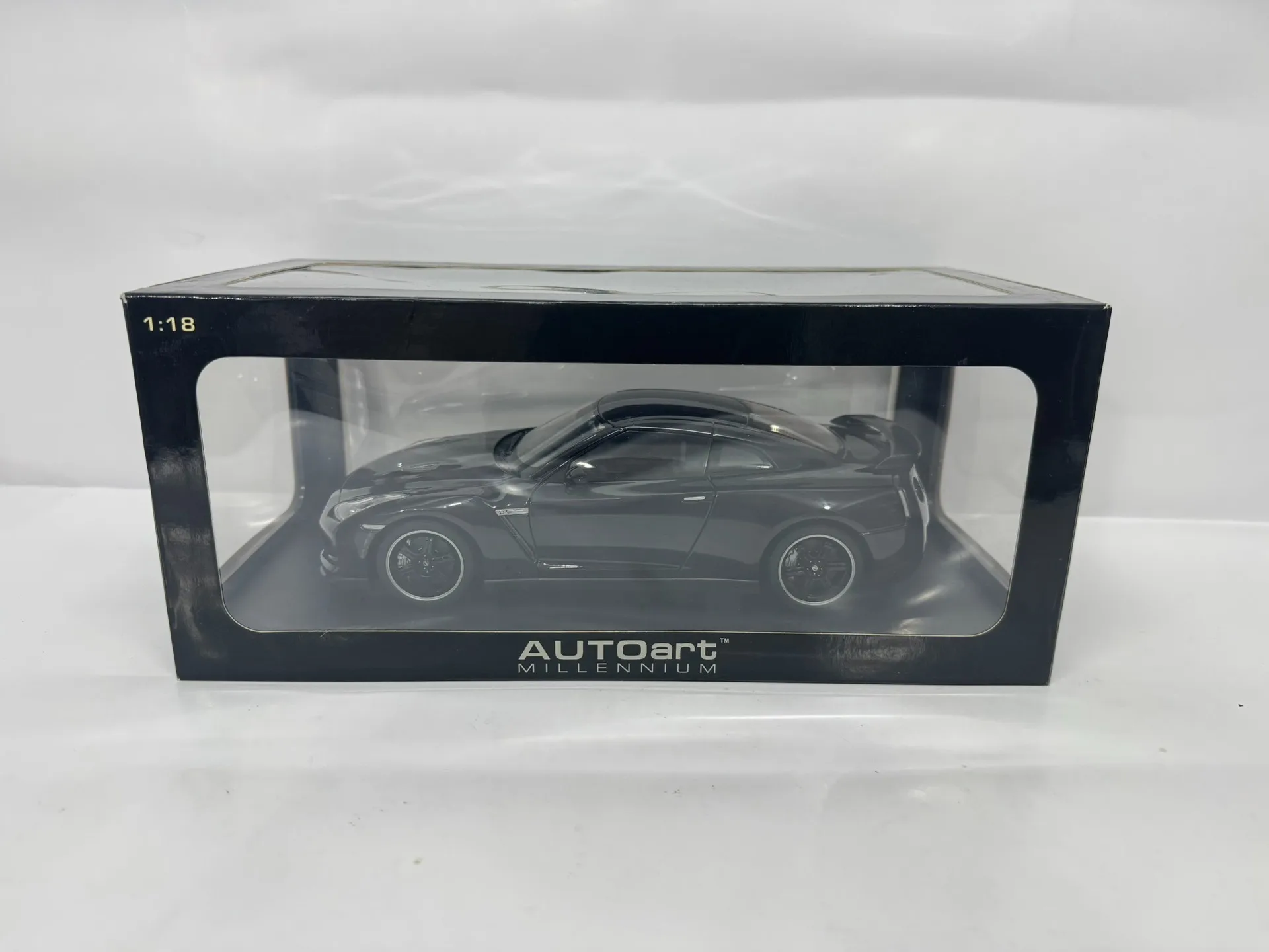 Autoart 1:18 R35 SpecV Black JDM Simulation Limited Edition All Open Alloy Metal Static Car Model Toy Gift