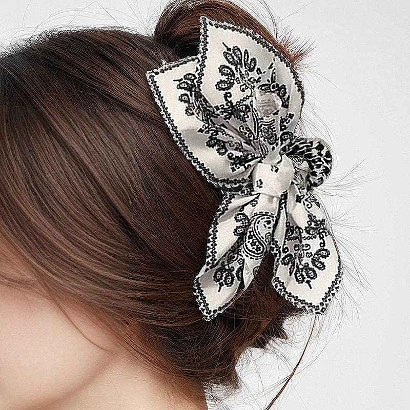 1Pc Double-Sided Cashew Flower Love Grabbing Clip Butterfly Knot Hair Clip Summer Vacation Shark Clip Fashion Styling Tool White