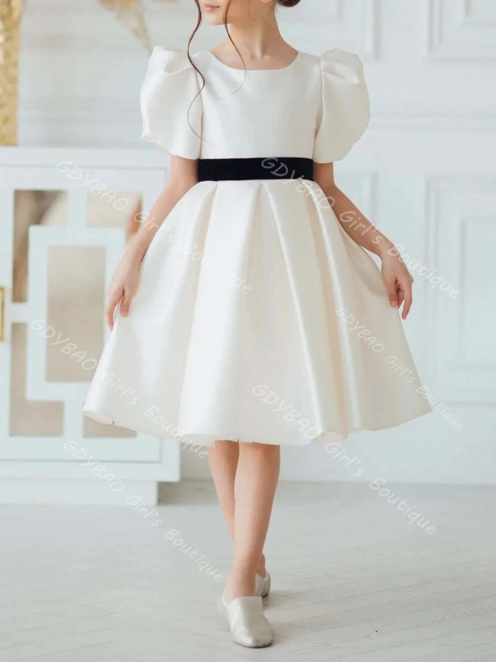 

Изящное атласное платье с цветочным узором для девочек на свадьбу с поясом, детское платье с круглым вырезом и пышными рукавами длиной до чая, платье для дня рождения на заказ