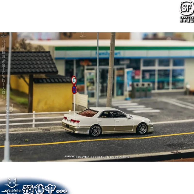 Quality ratio 1:64 Toyota VERTEX Mark II JZX100 Diecast alloy car model toy Gift Collection for children\'s birthday gifts.