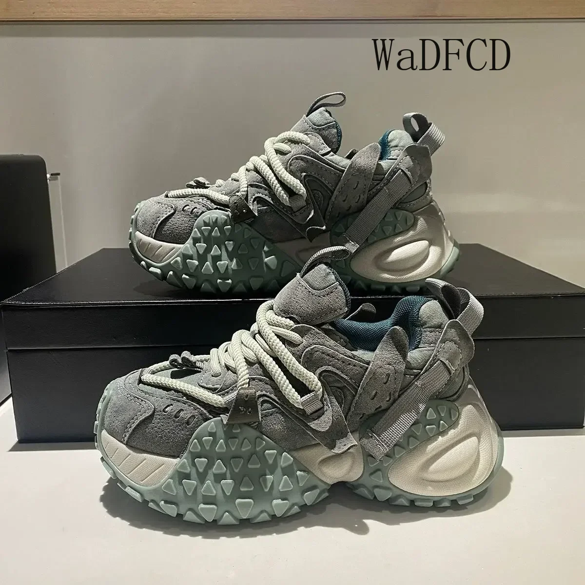 

Designer Platform Sneaker for Men Fashion Breathable Chunky Sneaker Microfiber Leather Height Increased Thick Sole Shoes for Men