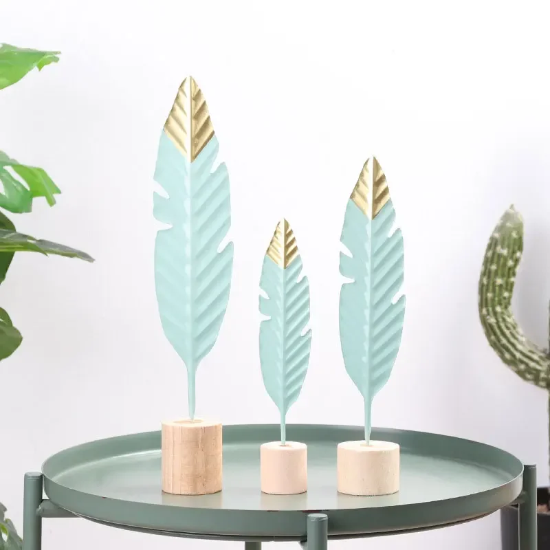 

Lucky Luxurious Feather Ornaments Europe Home Furnishing Decoration Crafts Wedding Gifts Metal Artificial Art Craft