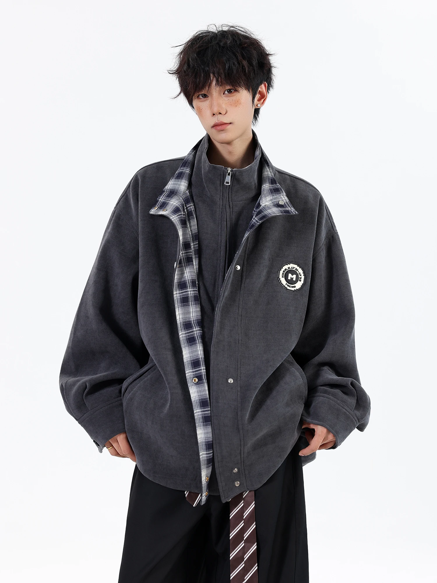 

Мужская куртка в американском стиле с эффектом двухслойности, свободного кроя, с воротником-стойкой, для осени и зимы, в университетском стиле, модный бренд Yout...