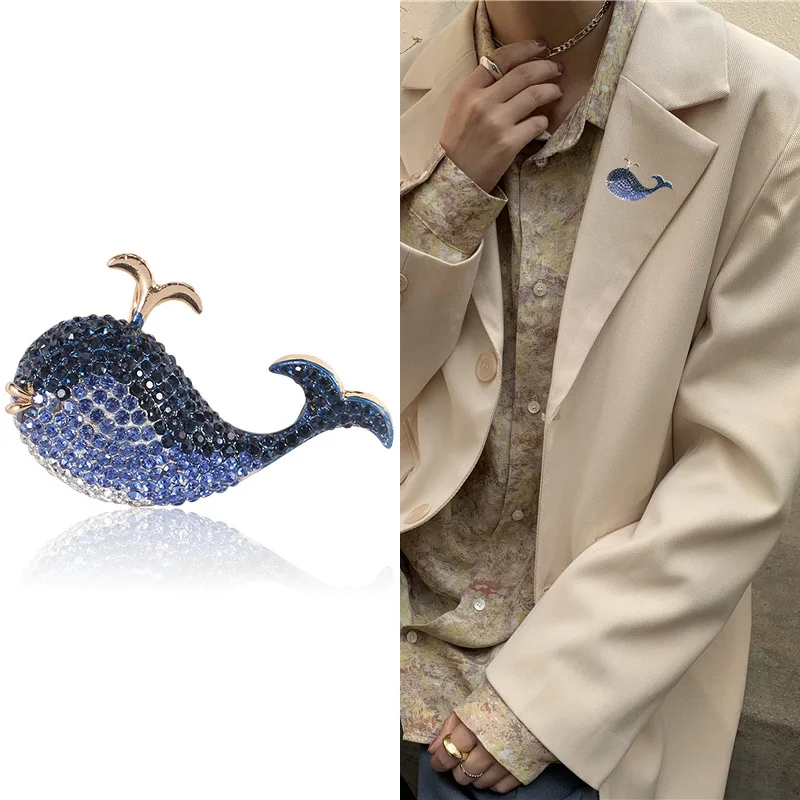 Simpatiche spille di balena con strass blu per le donne moda cristallo cartone animato pesce Animel spilla Pin Charms festa ufficio gioielli regali