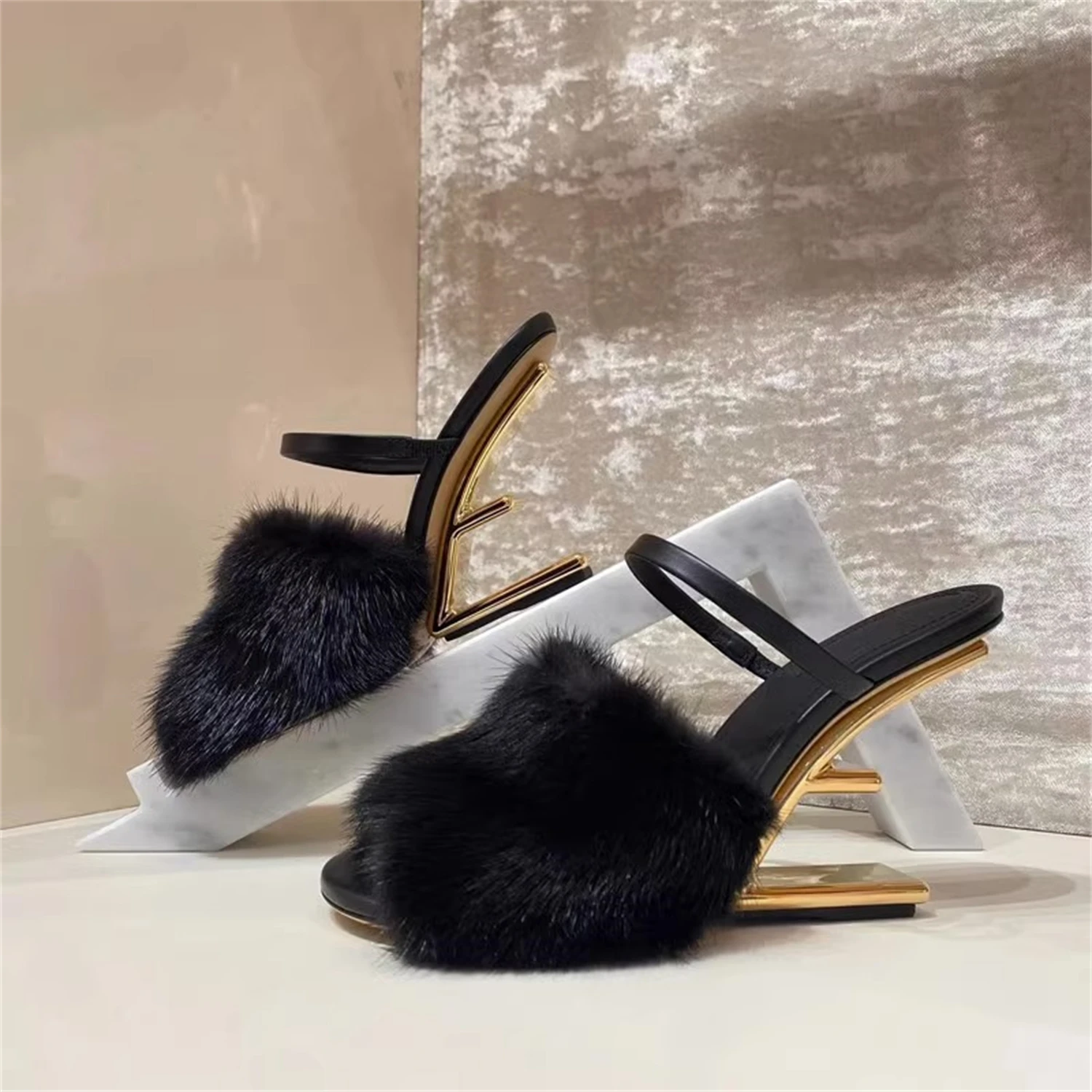 Wysoki Dziwny Obcas Peep Open Toe Mule Party Shoes Sztuczne Futro Królika Norek Różowy Czarny Morelowy Sandały Slingback Buty Dla Kobiet