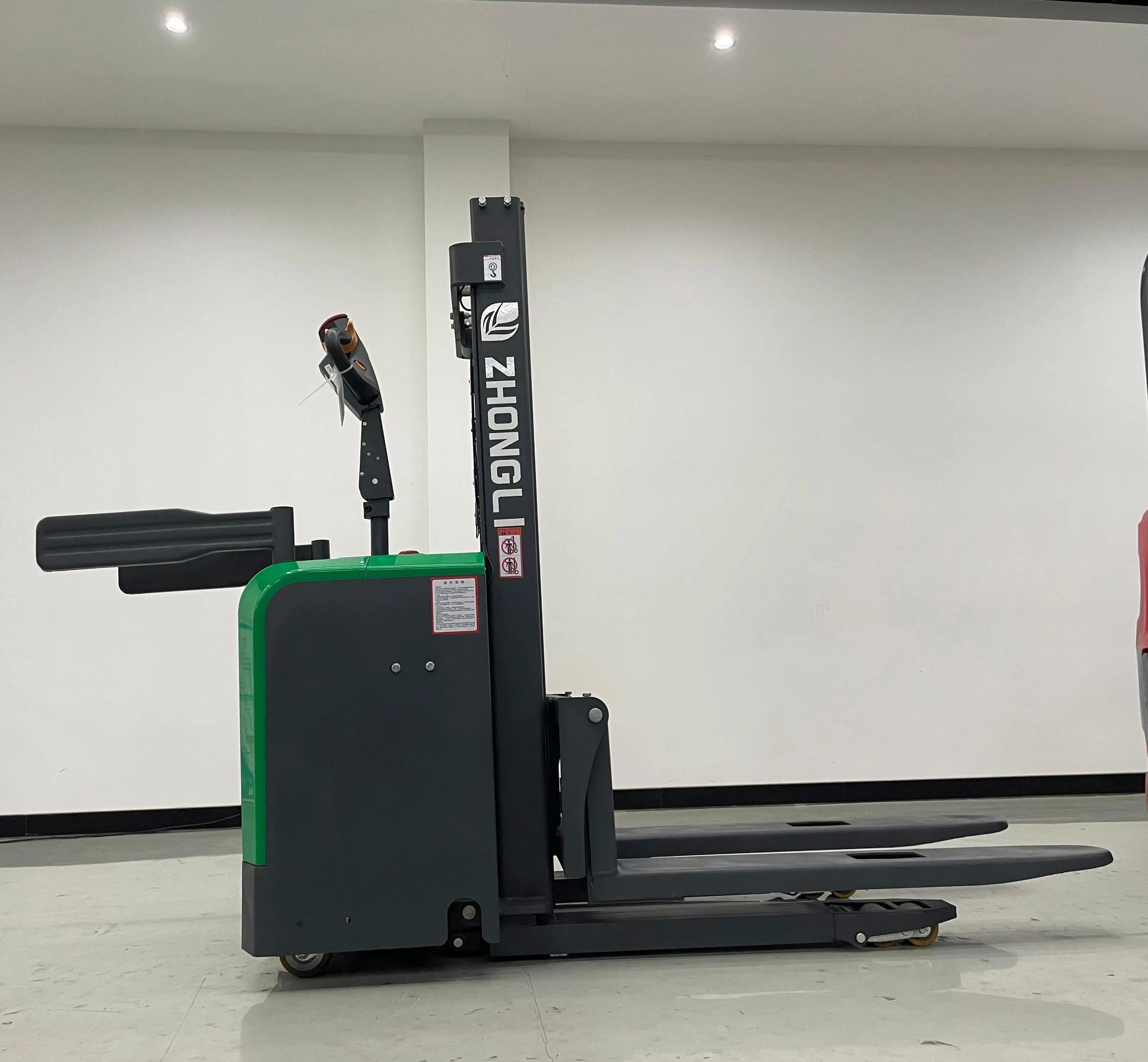 Electric Stacker 1.5 Ton 2 Ton Stacker Self Load Manual Forklift Automatic Electric Hydraulic Lift Pallet Truck Forklift Stacker