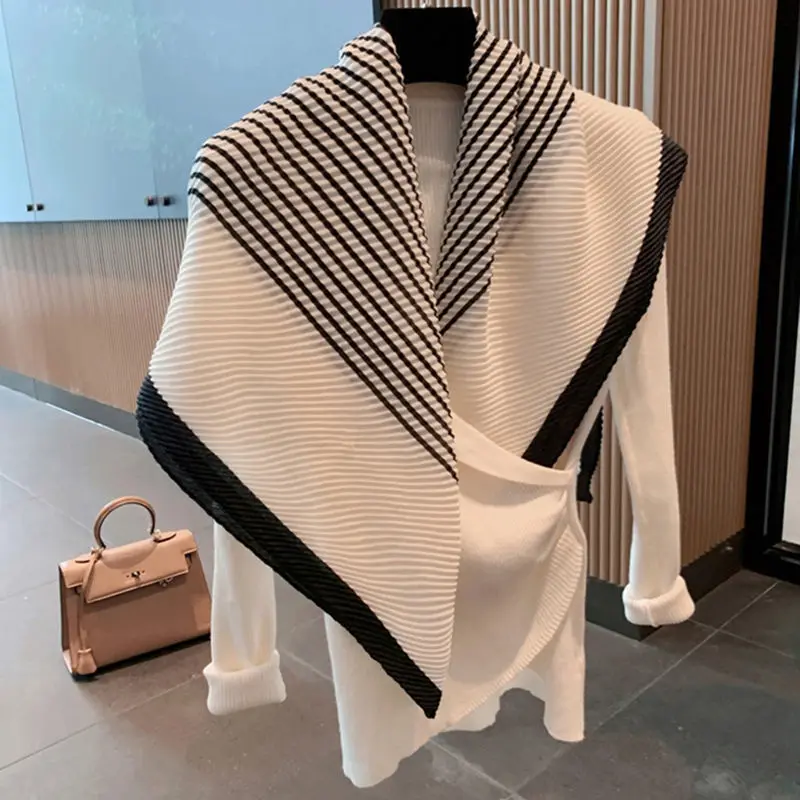 

Autumn and winter fashion all-match pleated striped scarf, summer sunscreen shawl, triangle square scarf, female silk scar