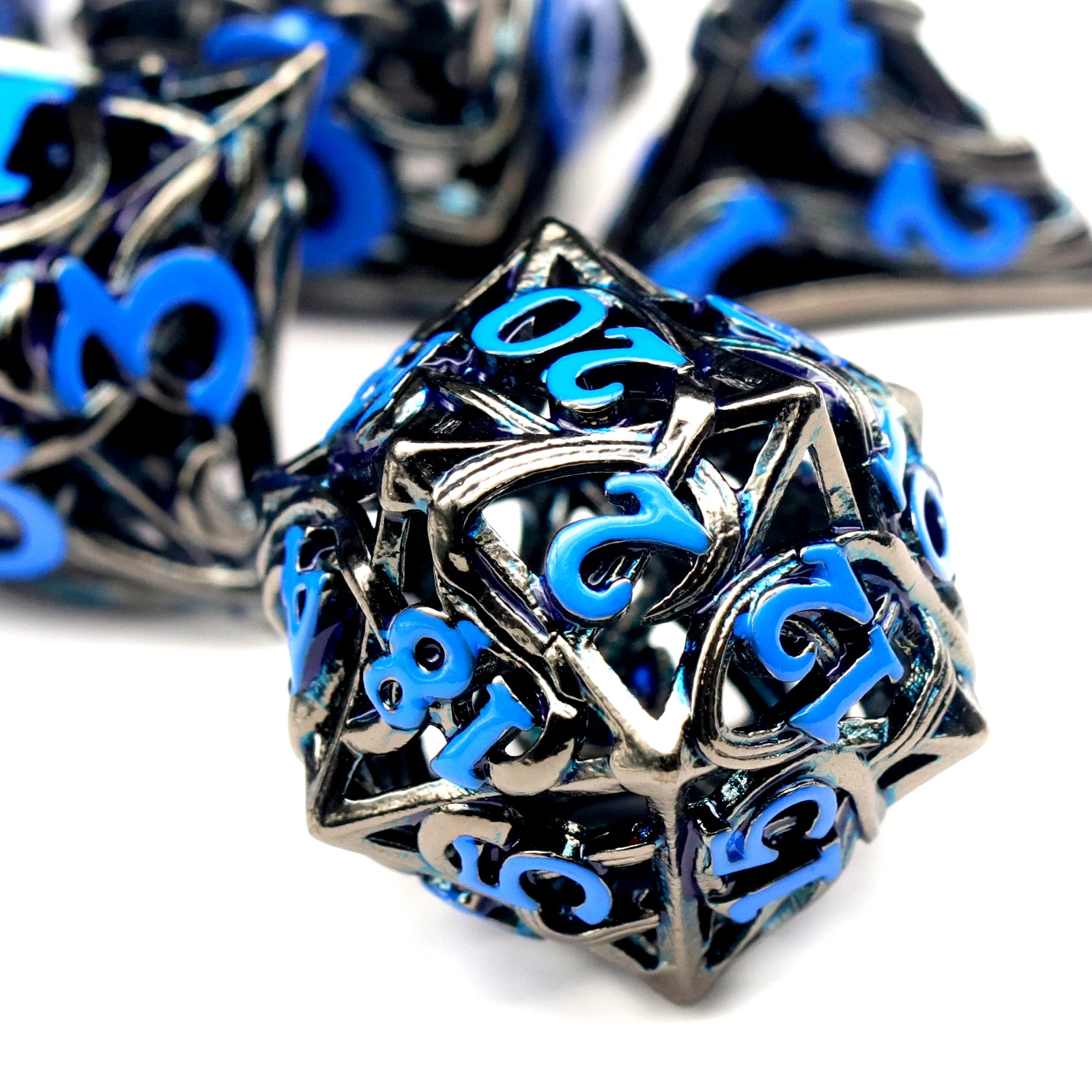 

DND 7PCS Polyhedral Dice Set Hollow Metal Vine D&D Dice RPG Dice For Dungeons and Dragon, Role Playing Game (Black Blue)