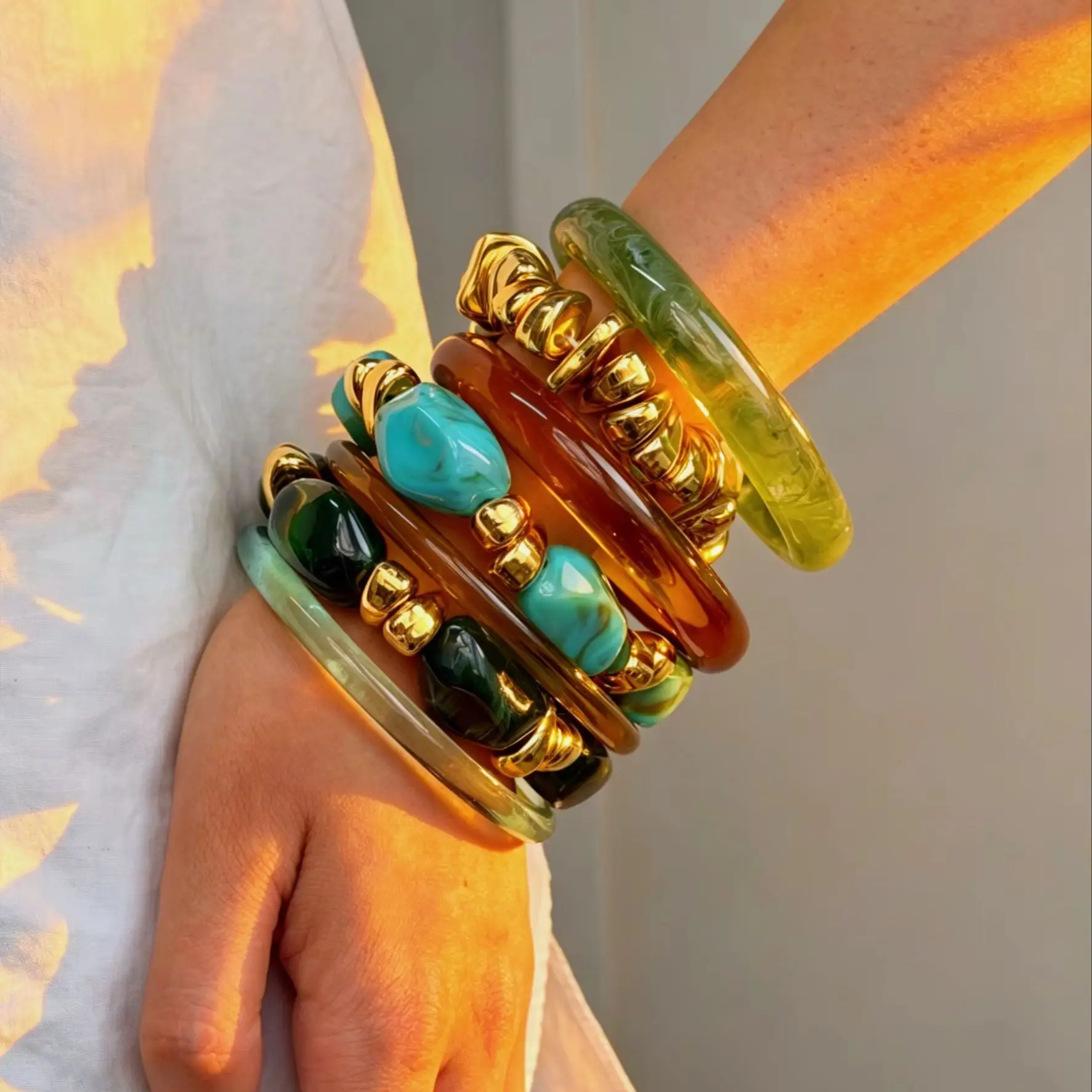 7PCS Stylish Glamorous Sparkling Resin  Ivory-Green Metal Bead Bracelet Set—Everyday Jewelry for Women NEW INS