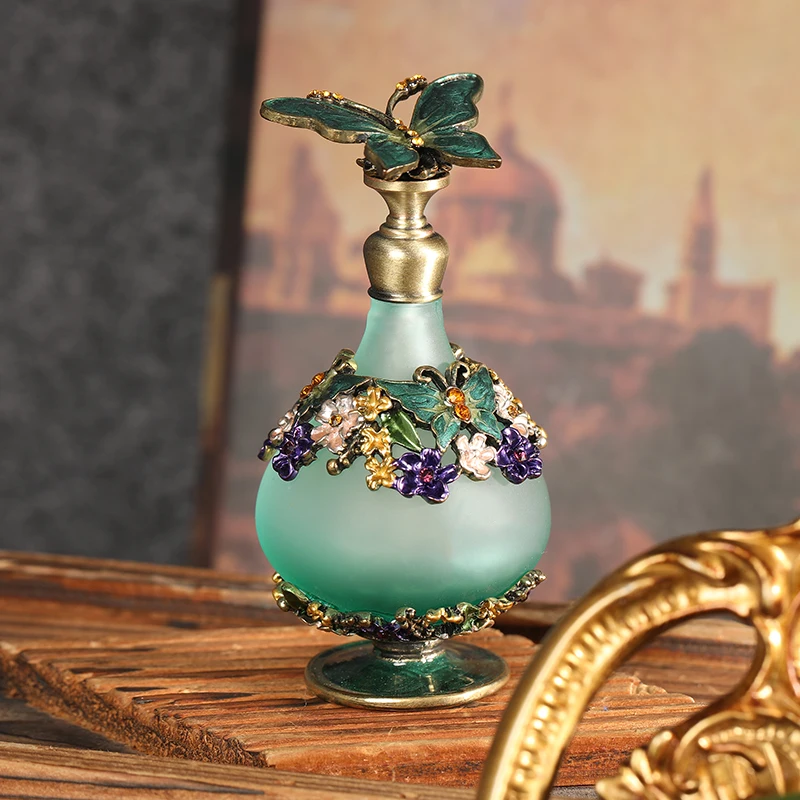 

Retro Green Butterfly Glass Perfume Bottle Empty 25ml Hand Paint Flowers And Bejeweled Rhinestone Fragrance Conatiner For Women