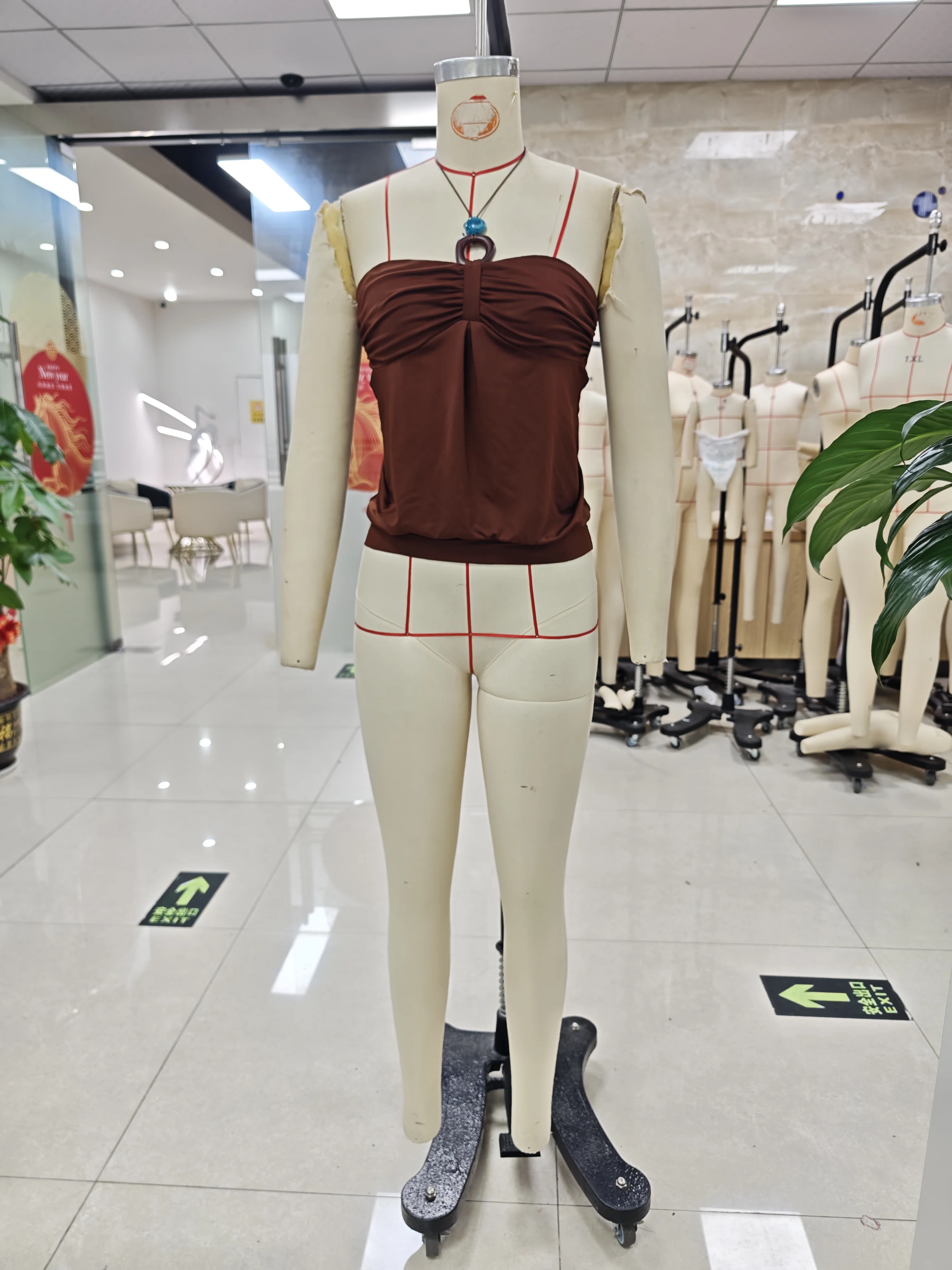 Women's Summer Halter Tank Tops Solid Color Sleeveless Backless Cropped Vest for Party Ring Neckline and Ruched Front Dark Brown