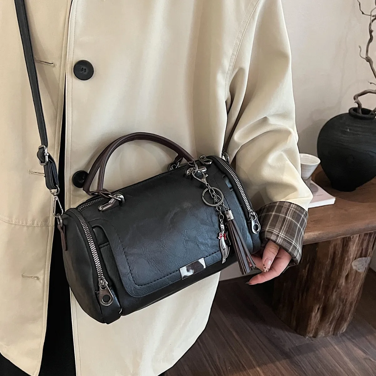 Tassel Decor Women's Large Capacity Shoulder Bag Fashion Zipper Crossbody Bag With Removable Strap Boston Handbag Hot Selling