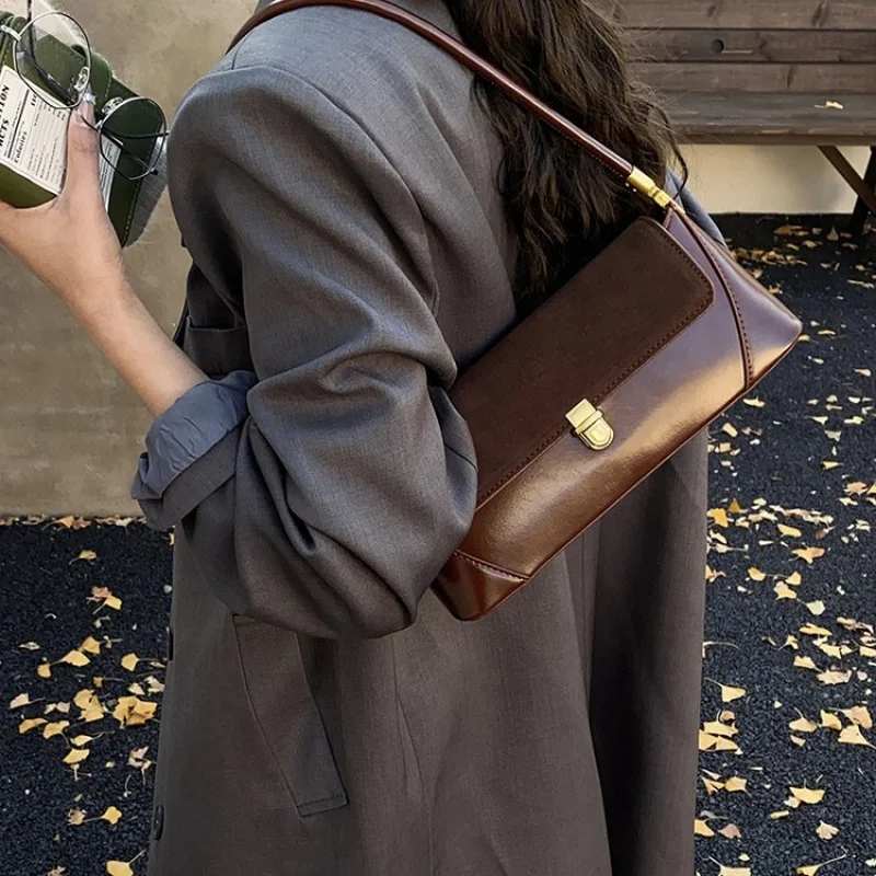 

High-End Women's Shoulder Bag Crafted From Aurora-Patterned Leather Featuring Breathable Elegant Riga Vintage Lightweight Soft