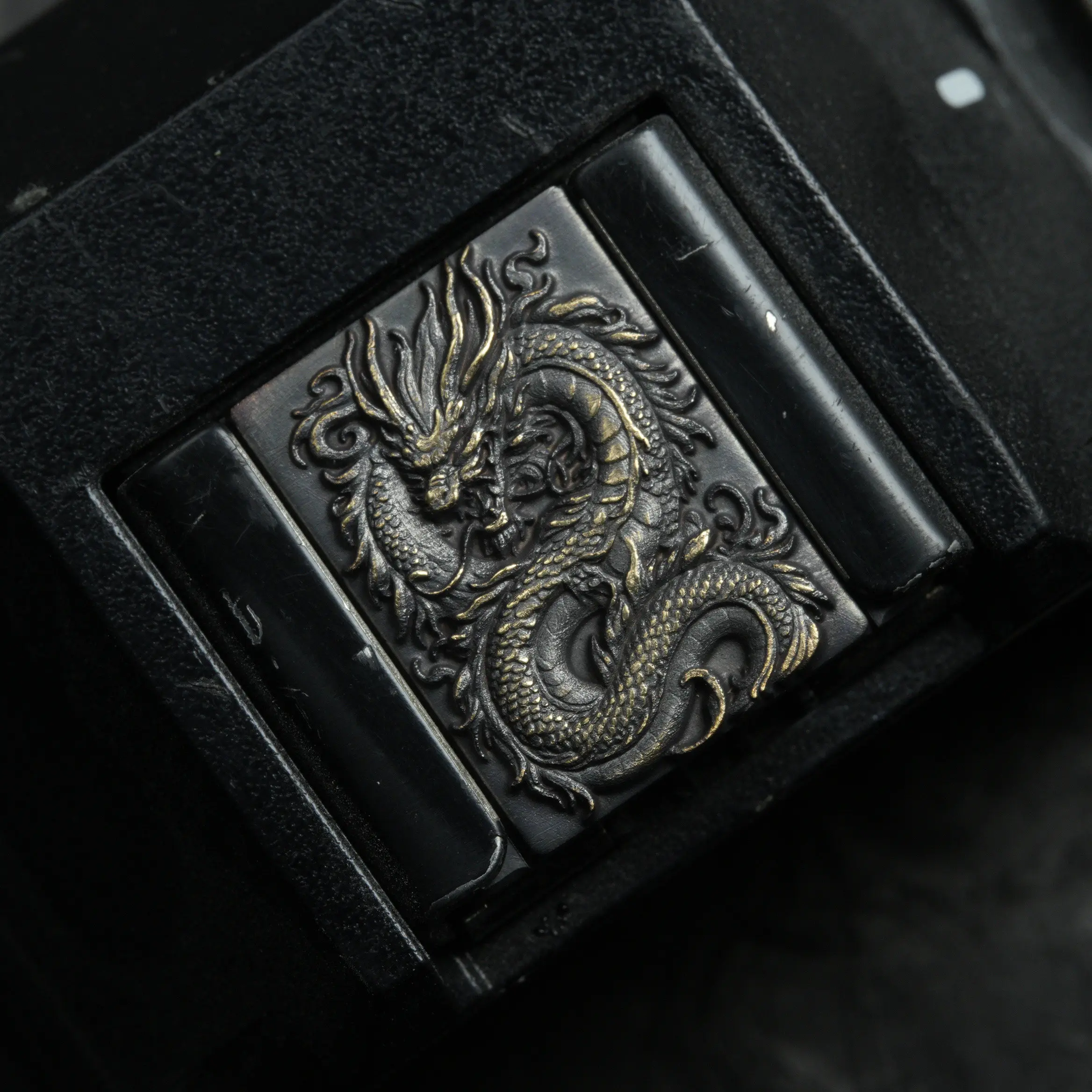 Hot Shoe Cover: a.Material: Zinc Alloy; b.Craftsmanship: Embossing Process + Hand Polishing c.Compatibility Note: Fit most camer