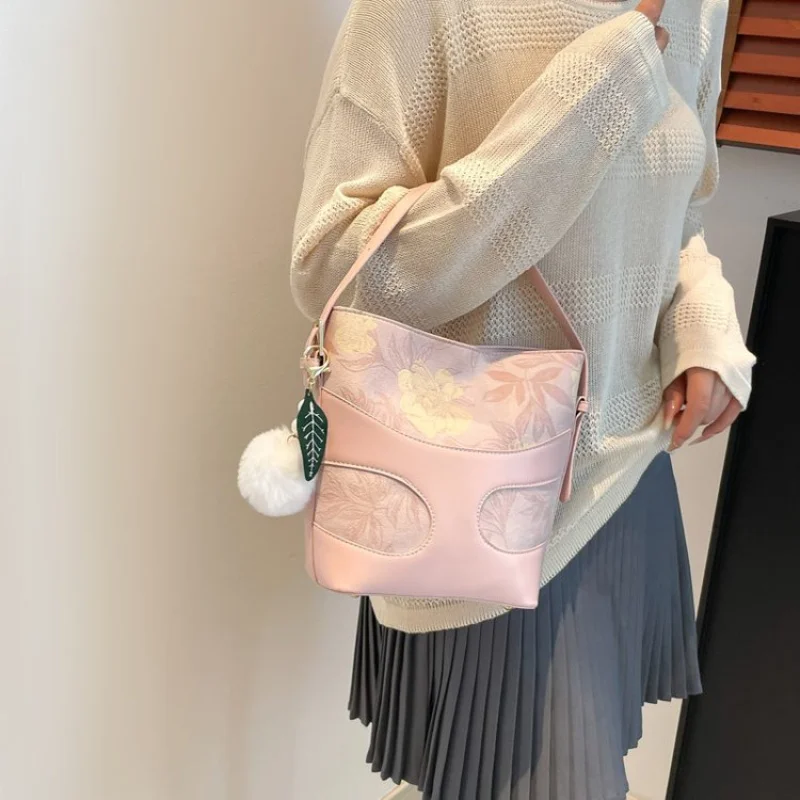 

Элегантный-sleek 2025 Новая женская роскошная брендовая кожаная сумка-тоут Известный дизайнер Популярная повседневная элегантная сумка ​