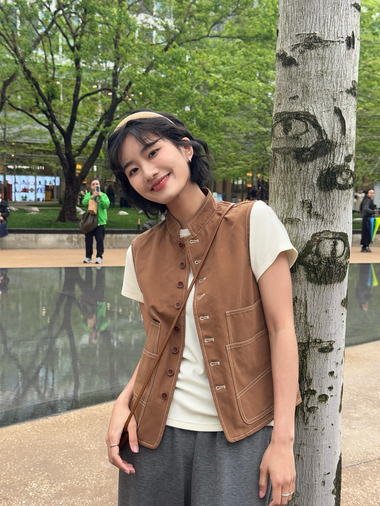 Chaleco de Mujer Color Caqui, Diseño Clásico, Algodón Puro, Estilo Veraniego, Nuevo Modelo de Zhou Xiaoya, Chaqueta Retro de Moda