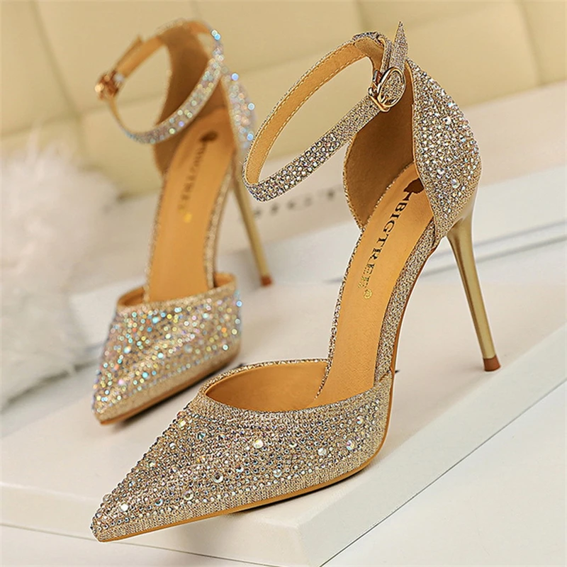 Summer New Fashion Shoes Shiny Rhinestones Designer Heels Wedding Banquet Shoes Crystal Sequined Women Pumps Golden Sandals