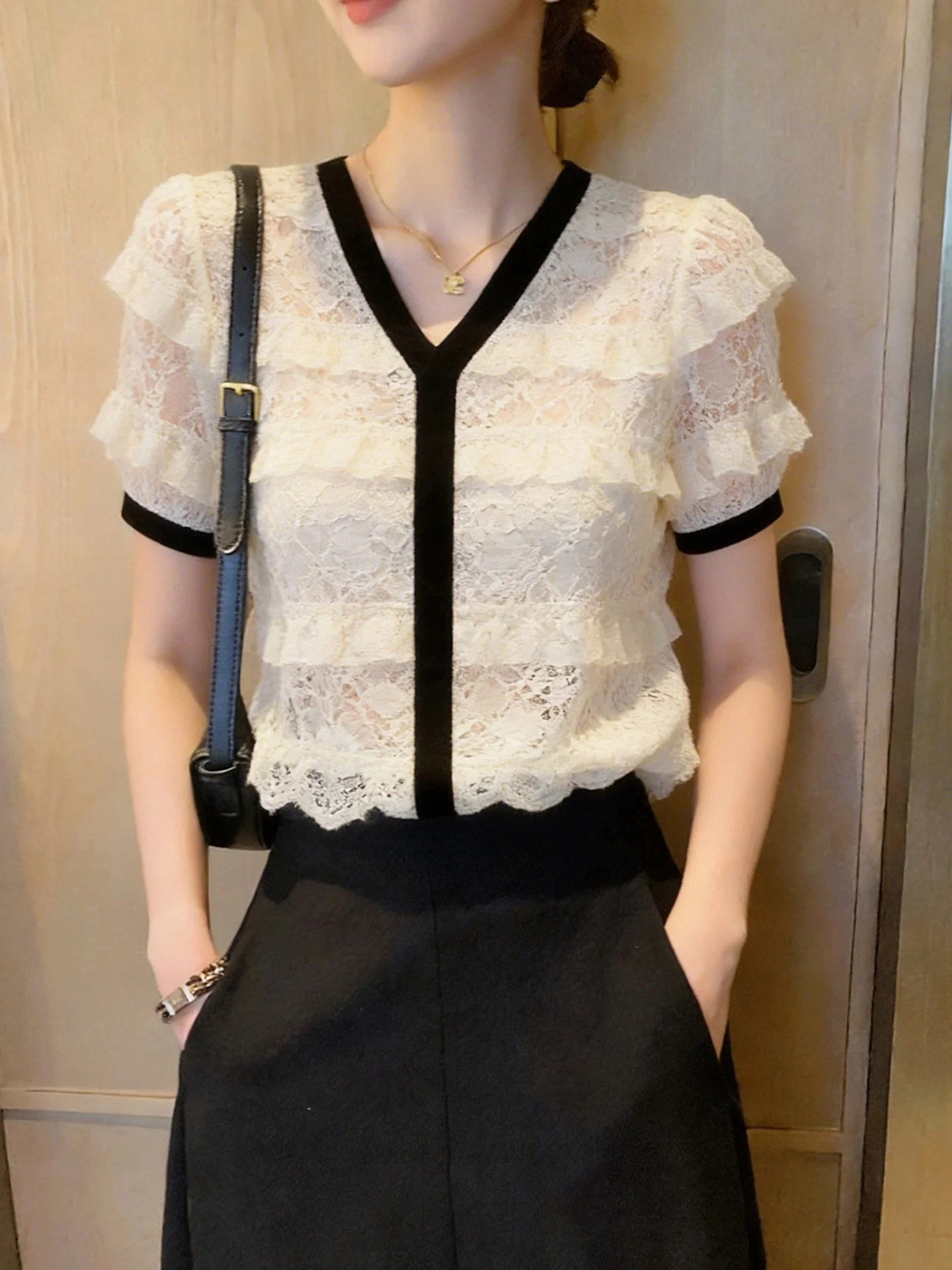 

Fashionable Lace Shirt V-Neck Short Sleeve Commute Style Women's Premium Quality Straight Cut Spring Summer Top Color Block D...