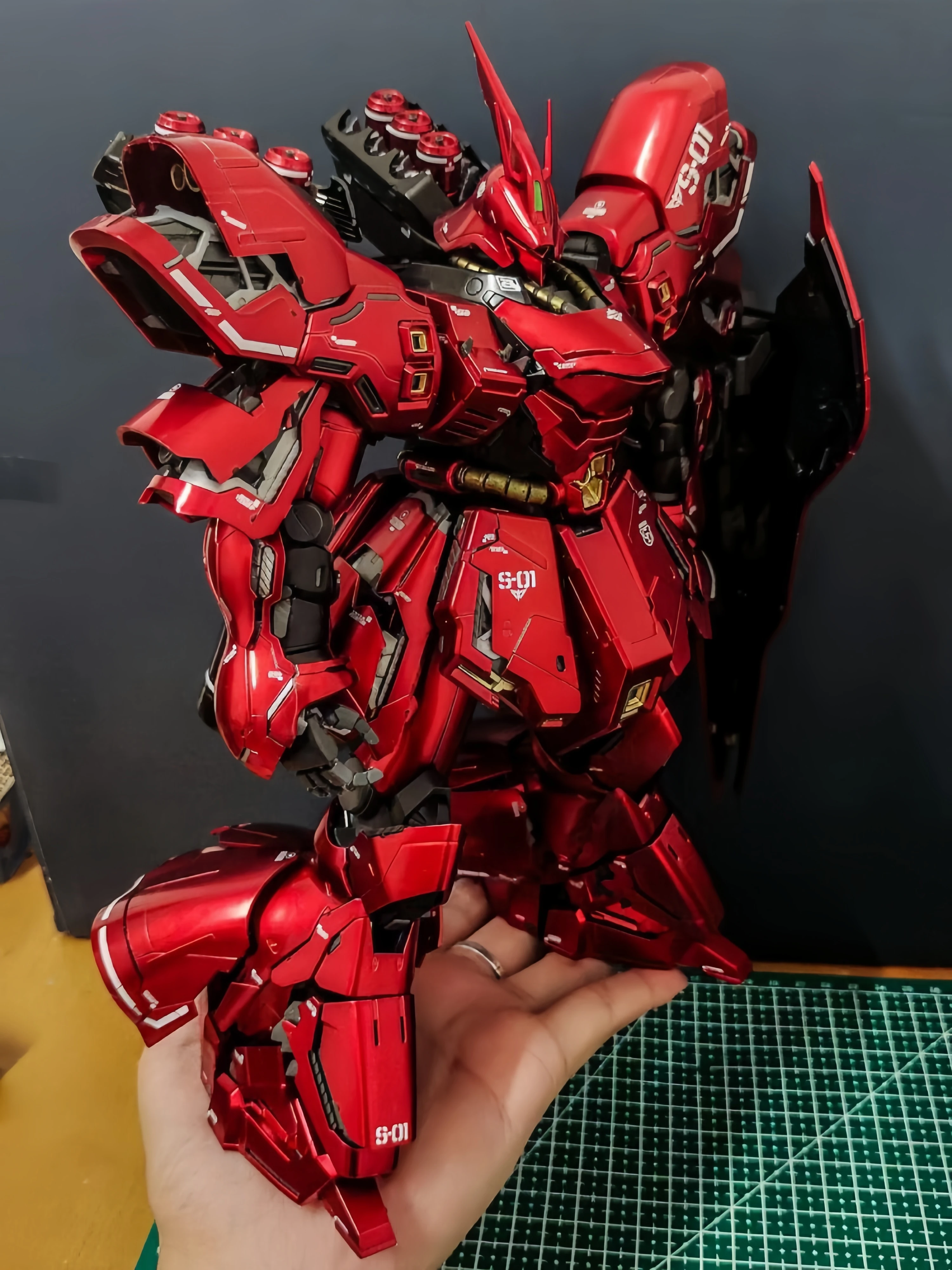 ホット Daban 6631s Mg 1/100 アセンブリモデルキット Msn-03 サザビー メッキ フォーン ファーシア ビット コレクション アクション フィギュア プラスチック モデルのおもちゃ